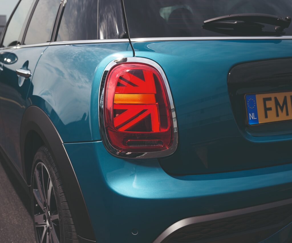 MINI Cooper S 5-Door: The Perfect Combination of Style and Functionality